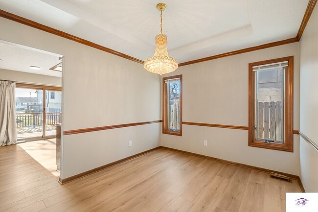 Building Photo - AVAILABLE NOW!