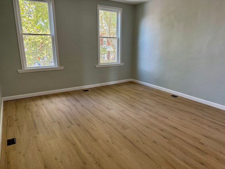 Building Photo - 303 Whitridge Ave