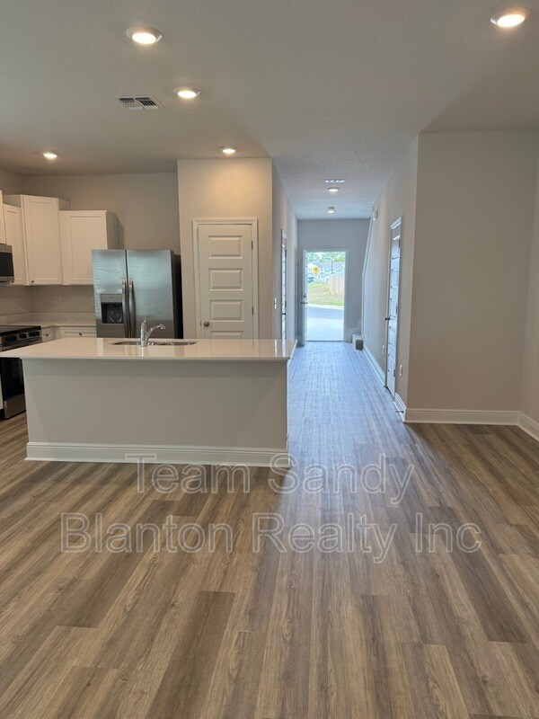 Building Photo - 3984 Pendragon Cir