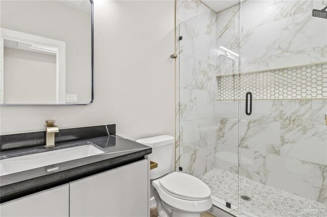 Building Photo - 10 Yosemite Dr