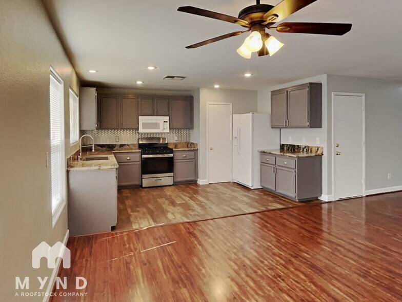 Building Photo - 10269 Free Spirit St