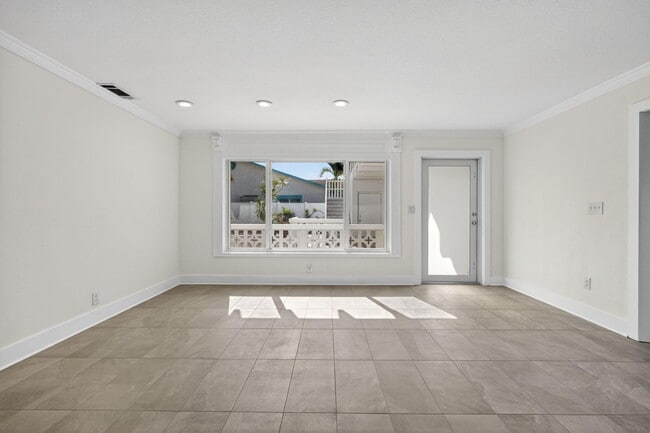 Building Photo - 624 Southwind Cir