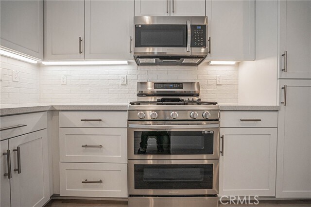 Building Photo - 2317 W Broadway