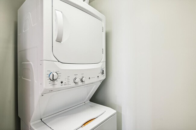 Building Photo - 8715 Surf Dr