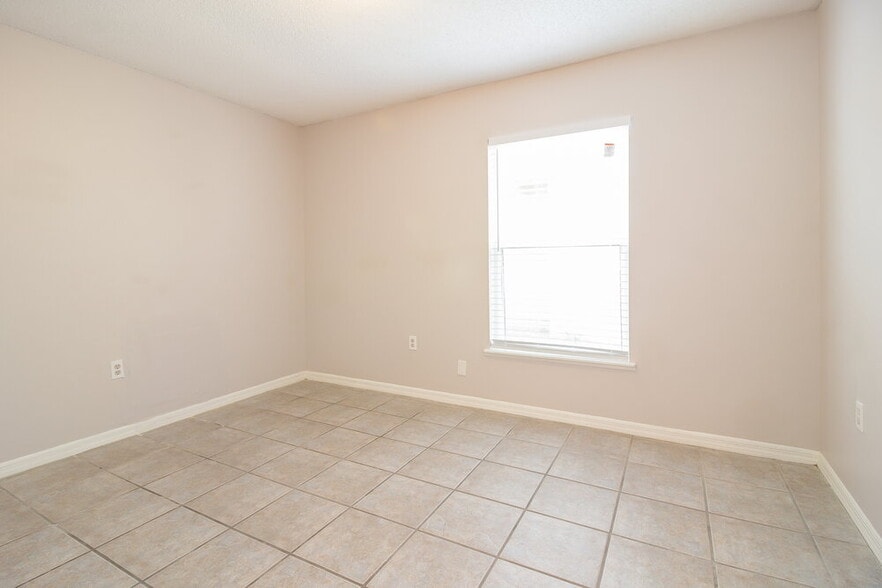 Building Photo - 10103 Richardson Ct