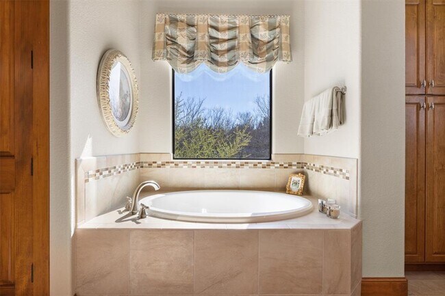 Building Photo - 203 Pristine Dr