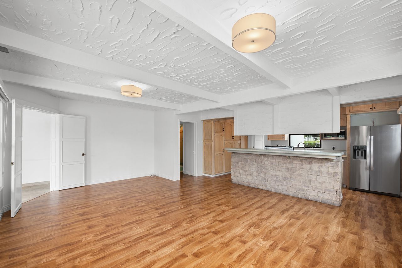 Building Photo - 6111 W 75th St