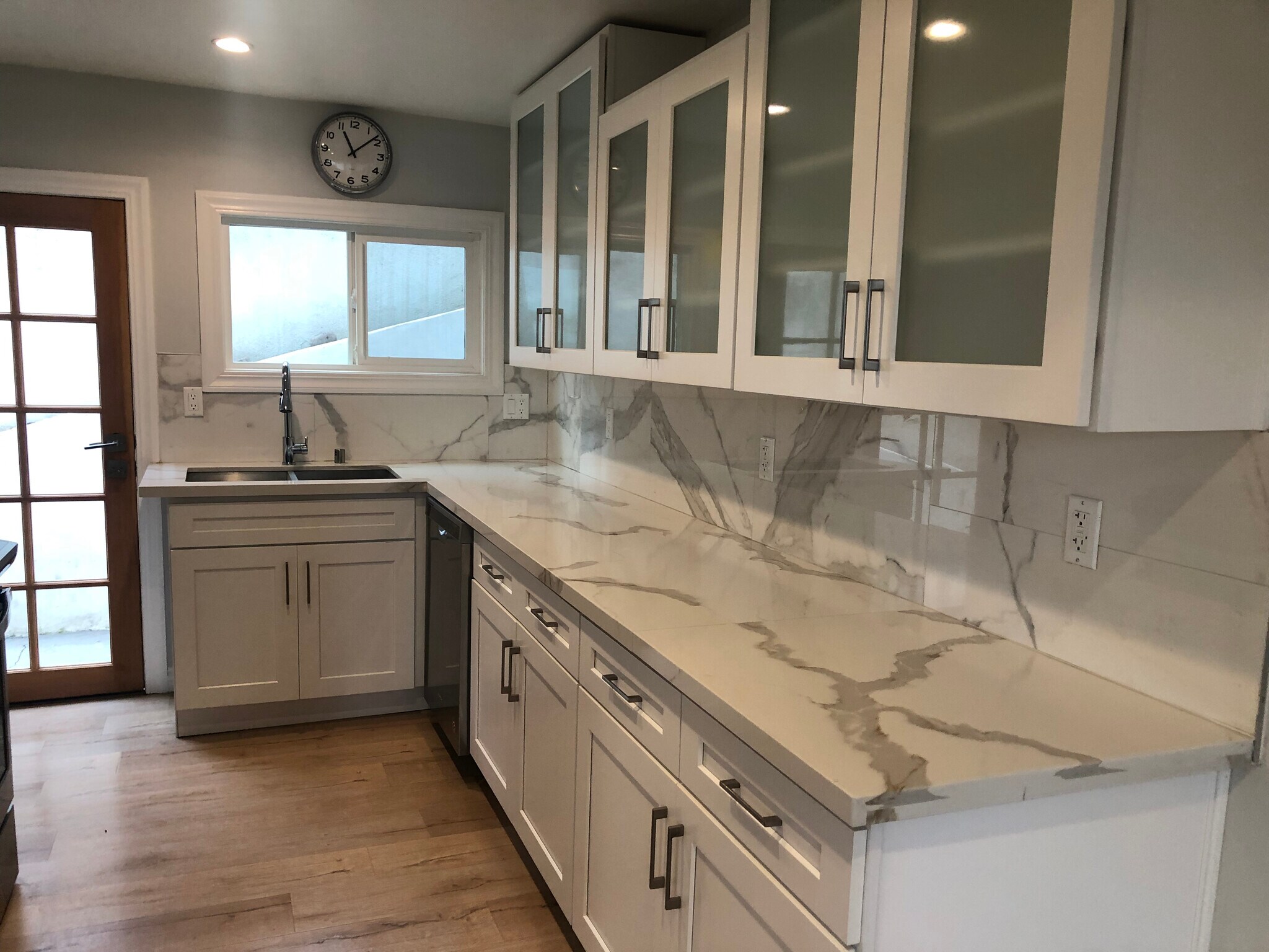 Building Photo - 1868 N Avenue 56