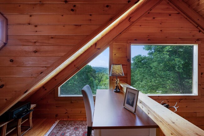 Building Photo - 150 Arrow Way