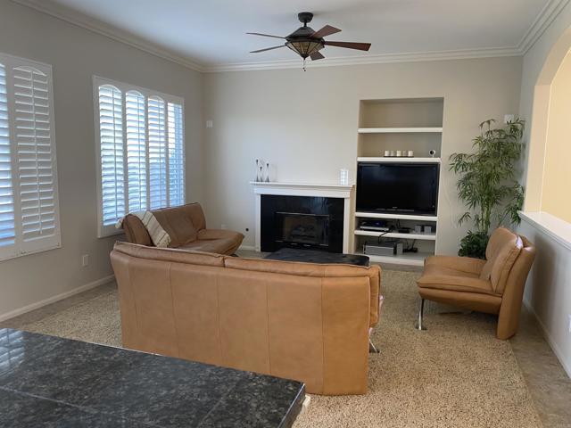 Building Photo - 10992 Cloverhurst Way