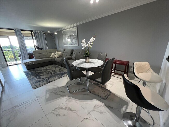 Building Photo - 1266 S Military Trail