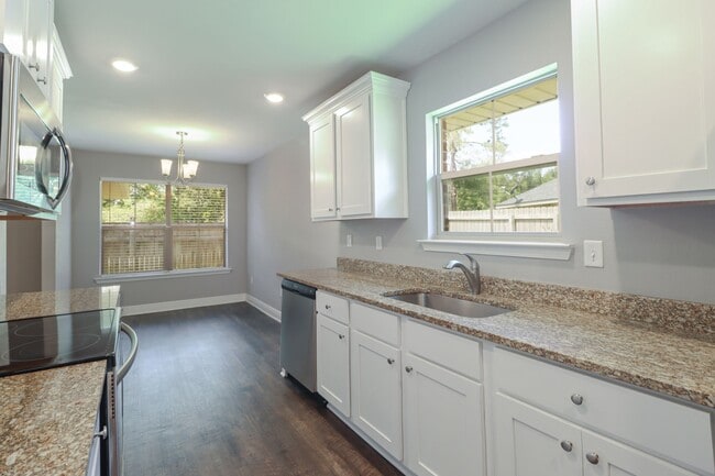 Building Photo - 16509 Lexington Ct