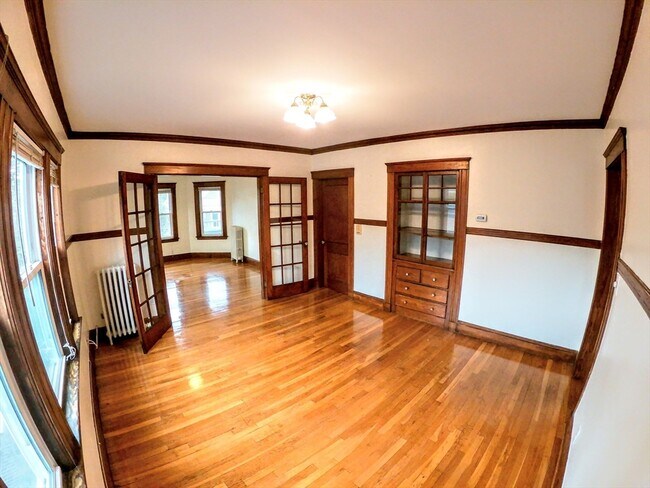 Building Photo - 298 Chestnut Ave