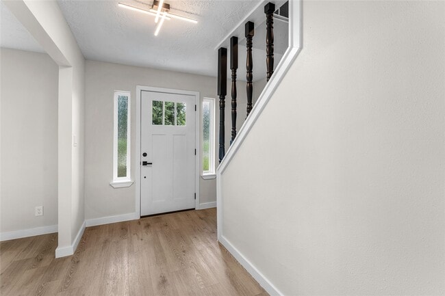 Building Photo - 28814 Enchanted Dr