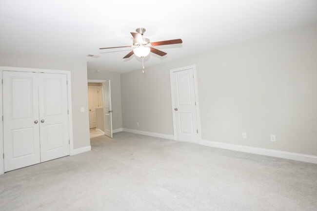 Building Photo - 25 Forrest Dr