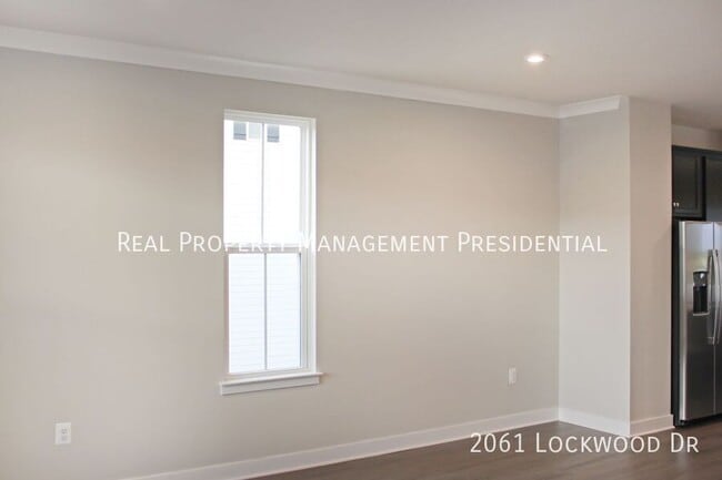 Building Photo - 2061 Lockwood Dr