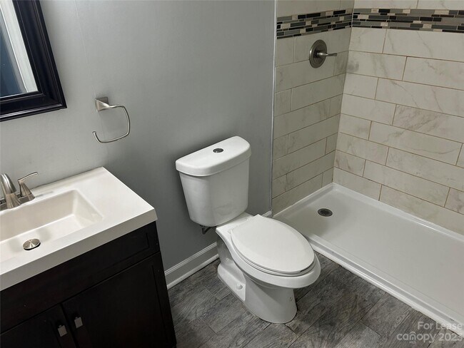 Building Photo - 2215 Kennesaw Dr