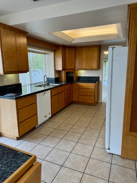 Building Photo - 4627 Cordoba Way