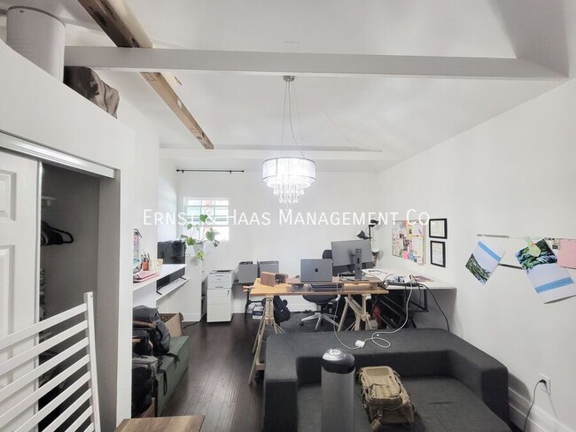 Building Photo - 5632 Hazelbrook Ave