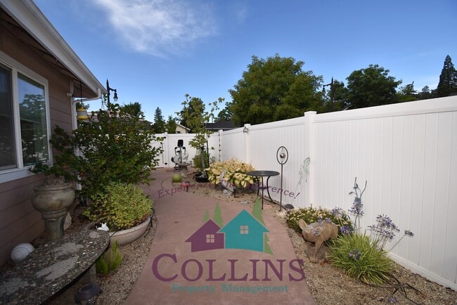 Building Photo - 127 Highlands Ct
