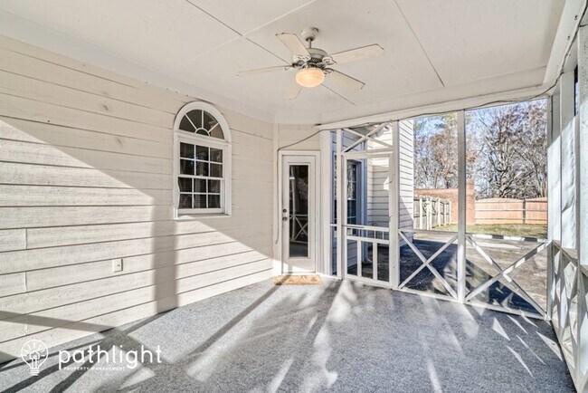 Building Photo - 902 Chadwick Park Dr