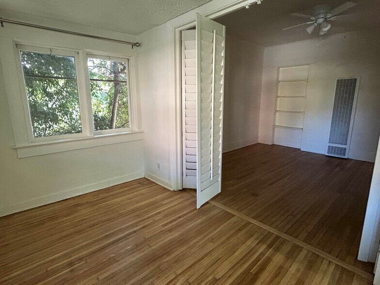 Office/Atrium/Bonus Room - 1323 N Orange Dr