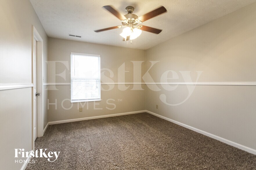 Building Photo - 5842 Glen Haven Blvd