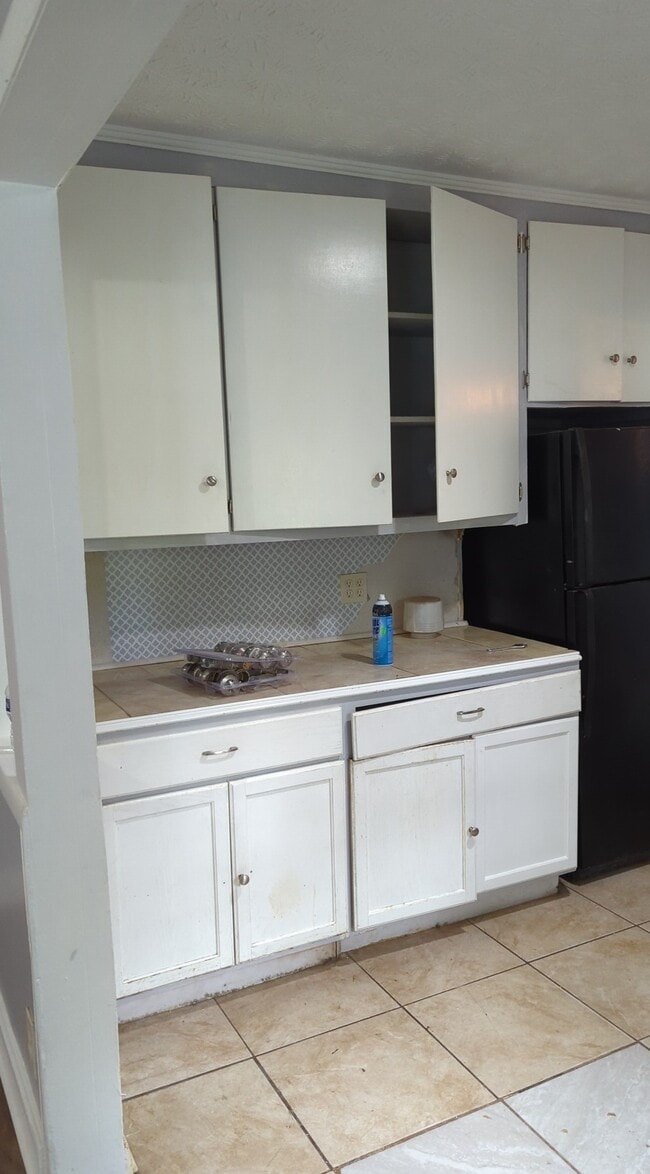 Kitchen - 2226 shady grove road
