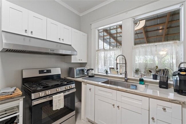 Building Photo - 905 E 22nd Ave.