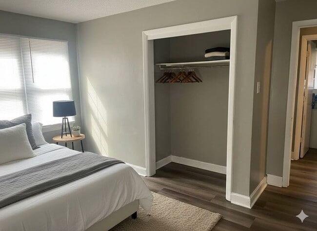 Building Photo - 329 Richmond Dr