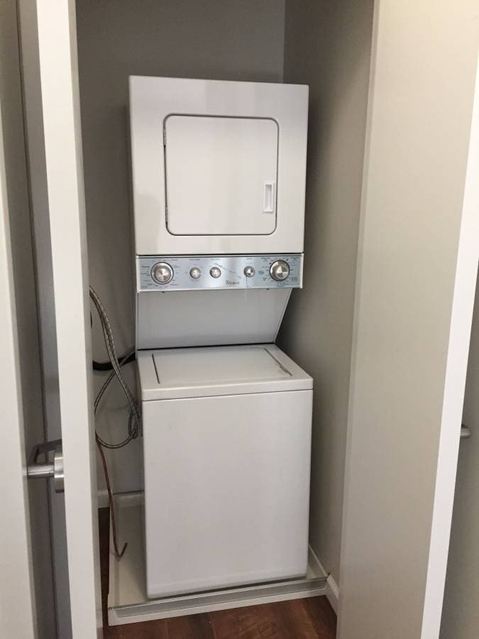 Building Photo - 84 Main St