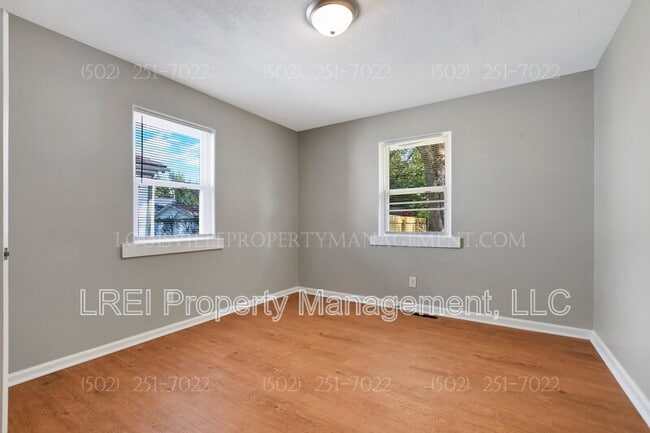 Building Photo - 1120 Loretta St