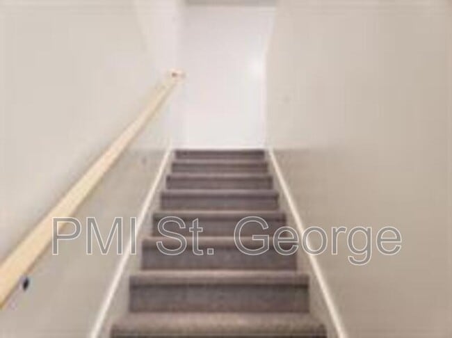 Building Photo - 350 W Old Hwy 91