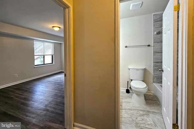 Building Photo - 9639 White Acre Rd