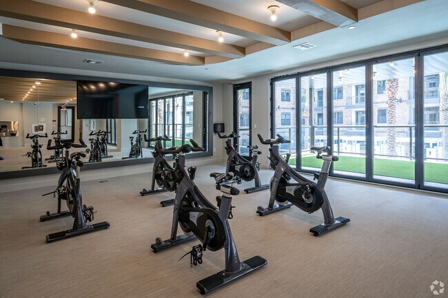 Building Photo - More Freedom, Less Rent – 1 bed / 1 bath 1...
