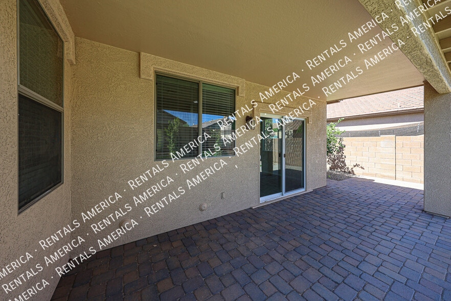 Building Photo - 16926 W Nottingham Way