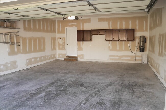 Building Photo - 393 Hays Blvd
