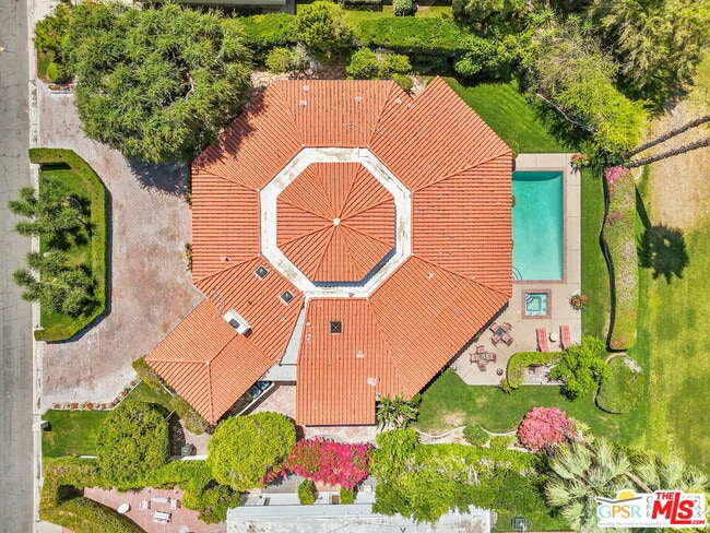 Building Photo - 2231 S Caliente Dr