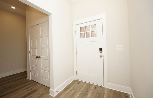 Building Photo - Four Bedroom Home