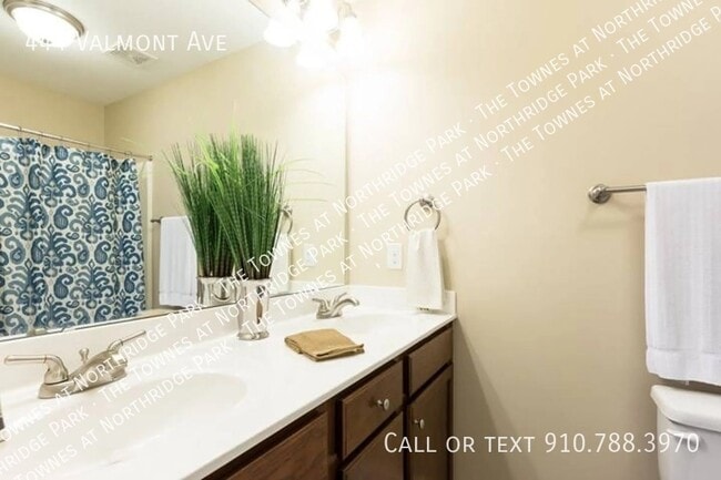 Building Photo - 444 Valmont Ave