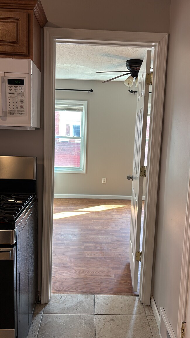 Building Photo - 12010 Paul Ave