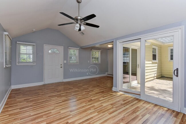 Building Photo - Cottage Home in Plaza Midwood 2Bd/1Bth wit...