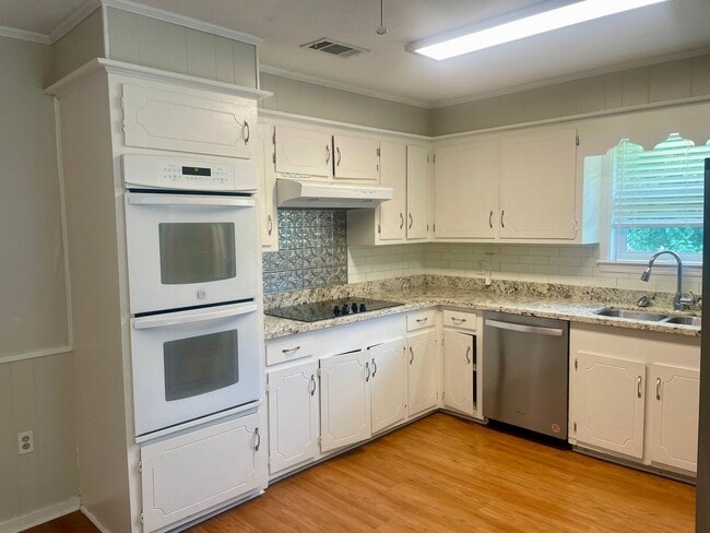 Building Photo - 3/2 for Rent in Madison!