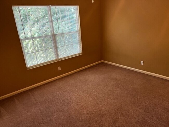 Building Photo - 2BD/1.5B Apartment in Adel