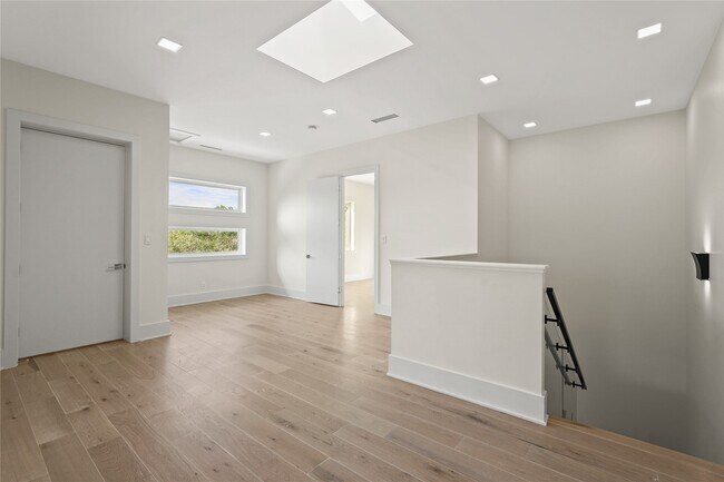 Building Photo - 4903 Braesvalley Dr