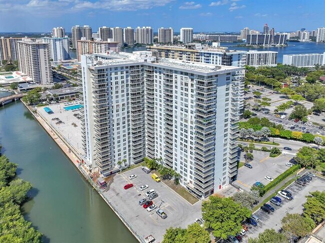 Building Photo - 230 174th St