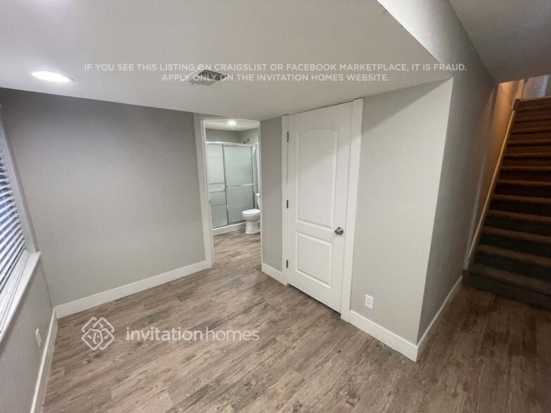 Building Photo - 10523 Hyacinth Pl