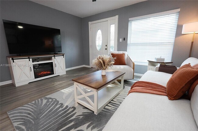 Building Photo - 742 Granada St