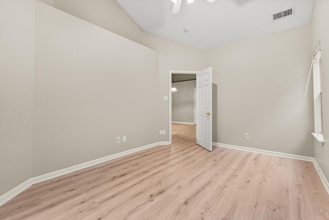 Building Photo - 7016 S Estacada Way