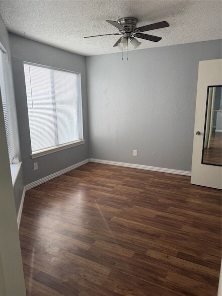 Building Photo - 9809 Walnut St